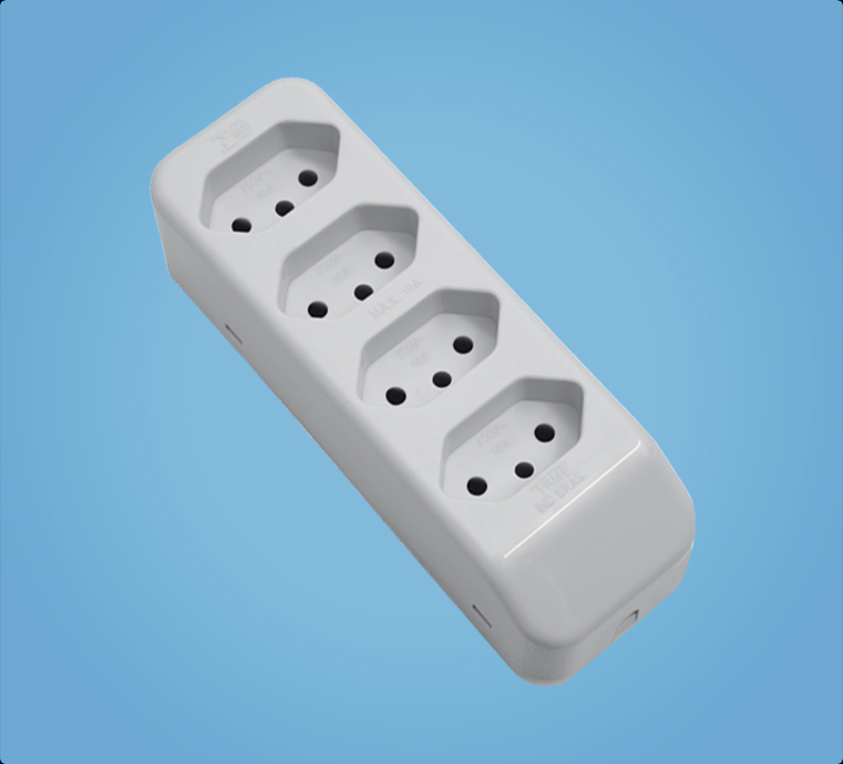 TOMADA EXT UNIV KIT QUADRUPLO BR 20A FAME